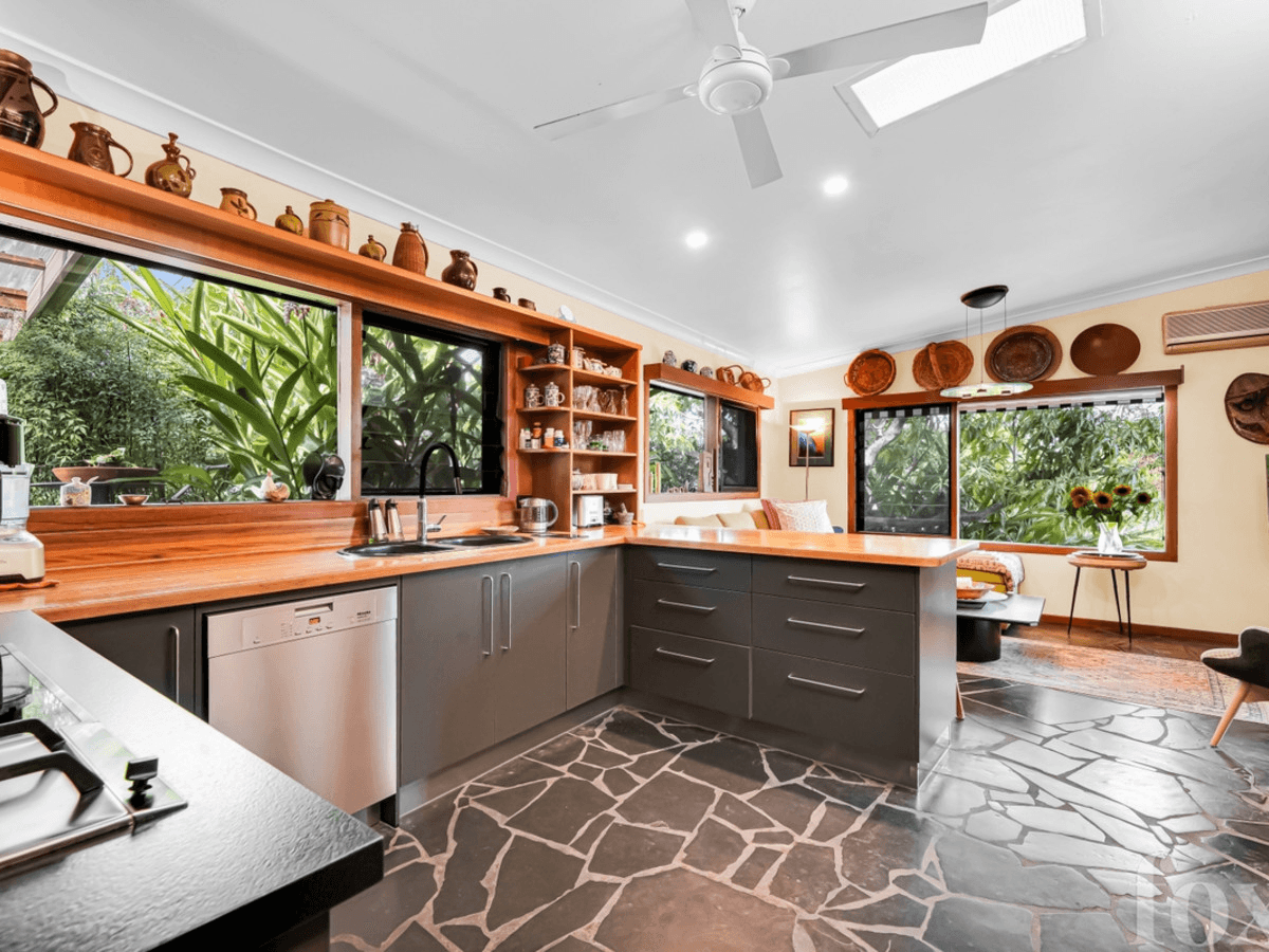 9-11 Burnside Court, Ashmore, QLD 4214