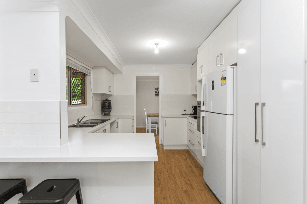 8 Cather Ct, Mount Warren Park, QLD 4207