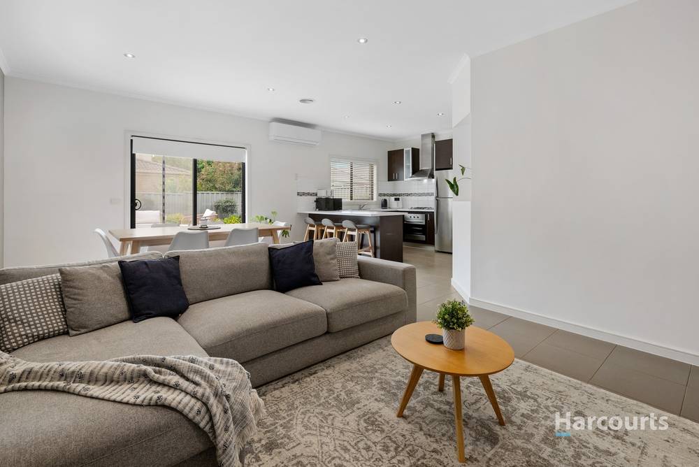 35 Kororoit Approach, Caroline Springs, VIC 3023