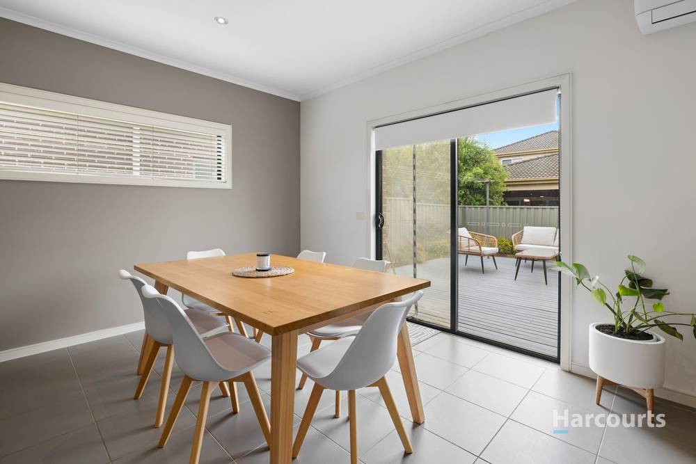 35 Kororoit Approach, Caroline Springs, VIC 3023