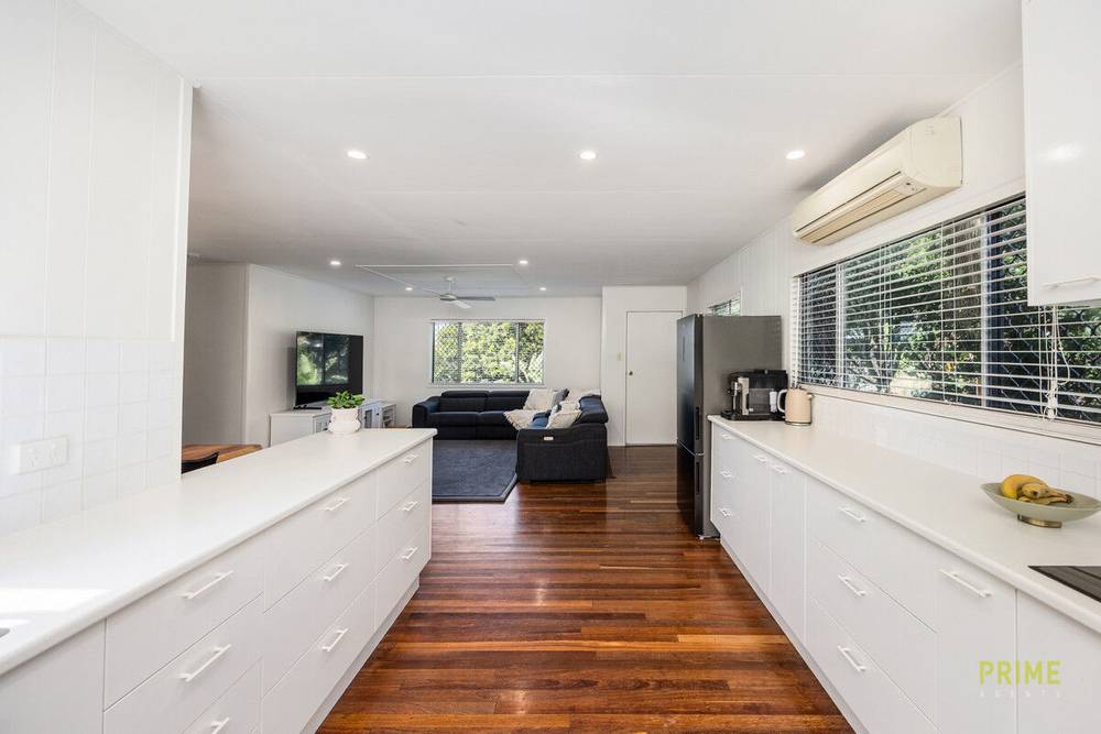 27 Bideford Street, Torquay, QLD 4655