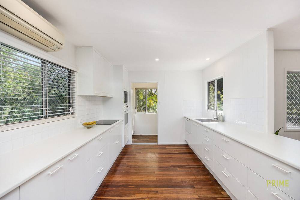 27 Bideford Street, Torquay, QLD 4655