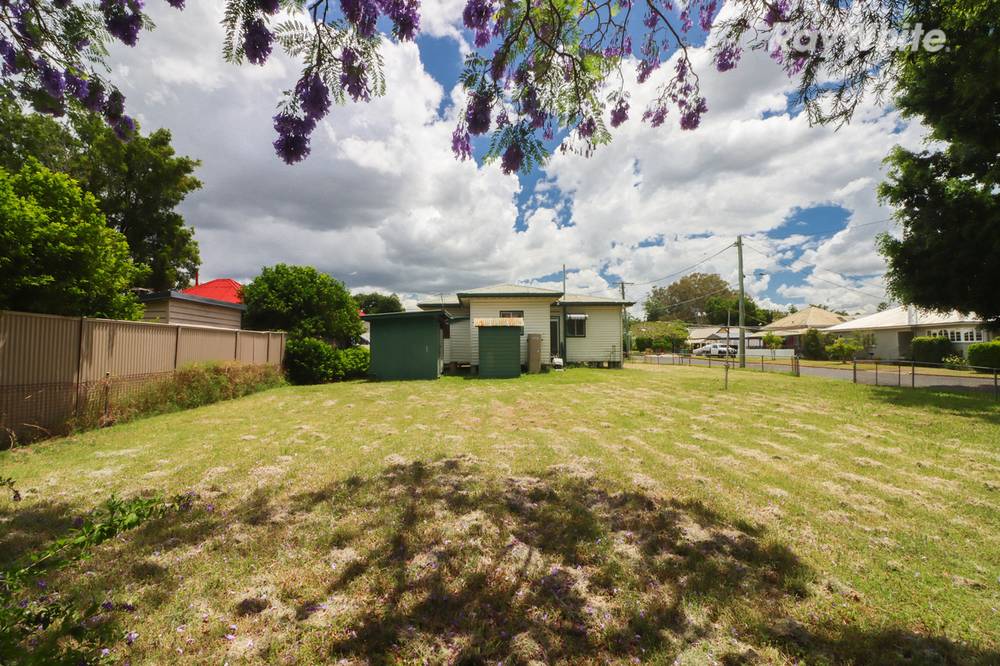 21 Bowen Street, WOODEND, QLD 4305