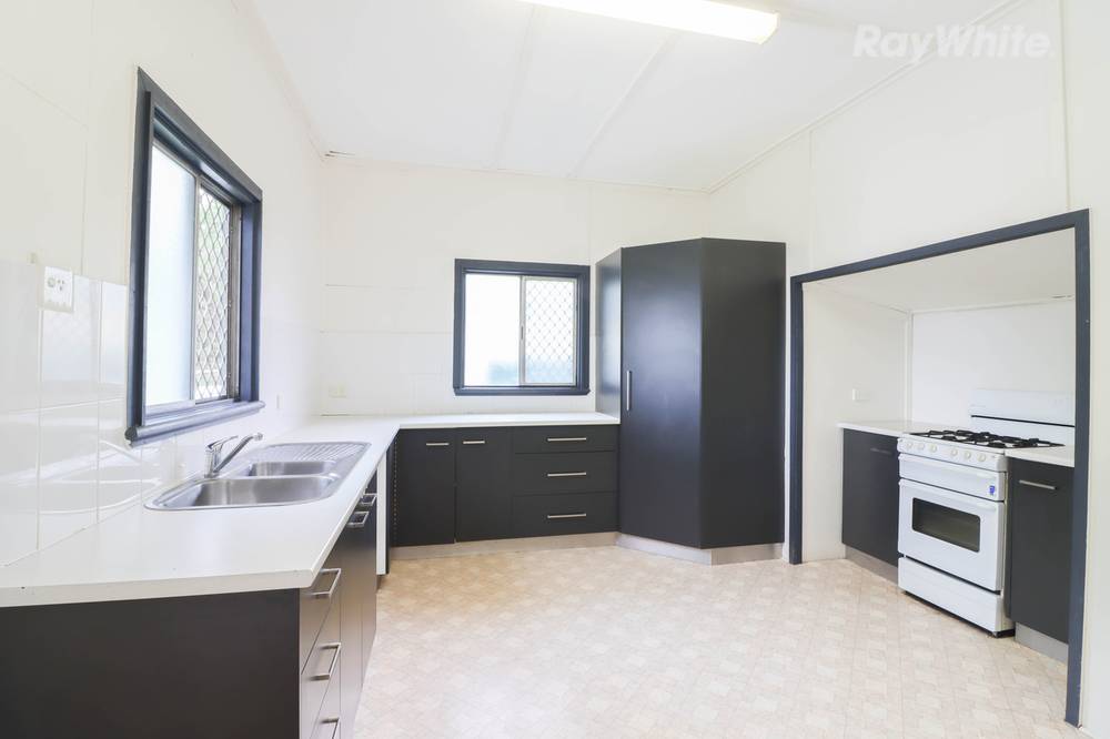 21 Bowen Street, WOODEND, QLD 4305