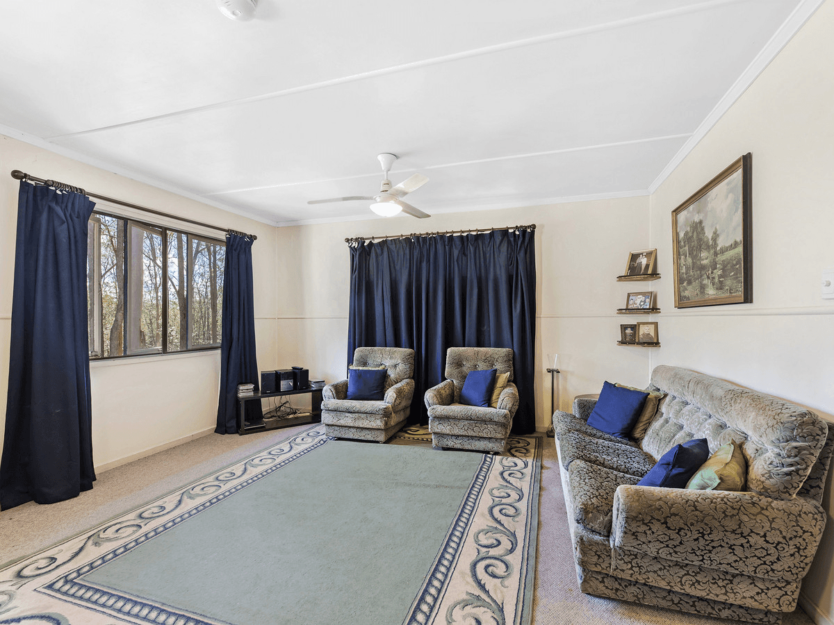 127 James Road, Pine Mountain, QLD 4306