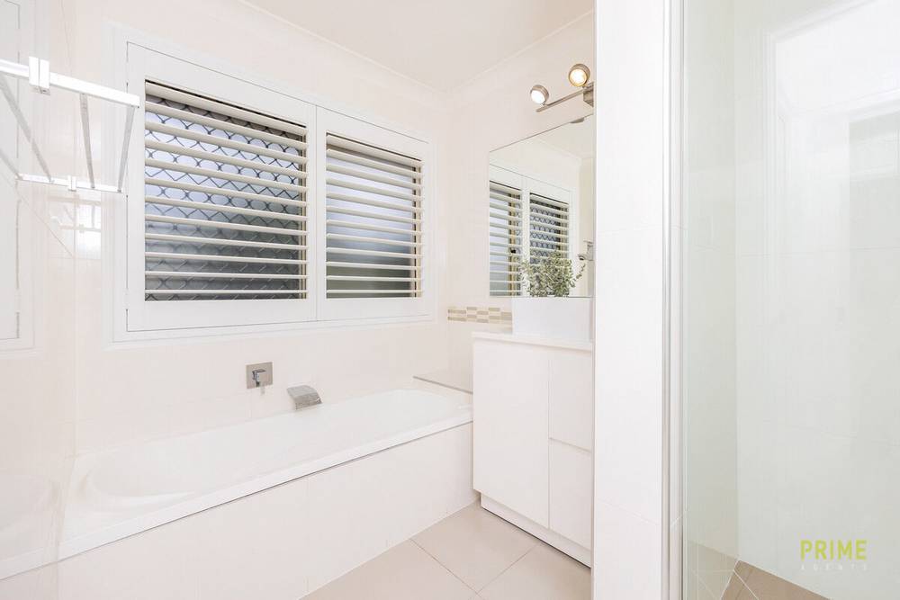 54 Long Street, Point Vernon, QLD 4655