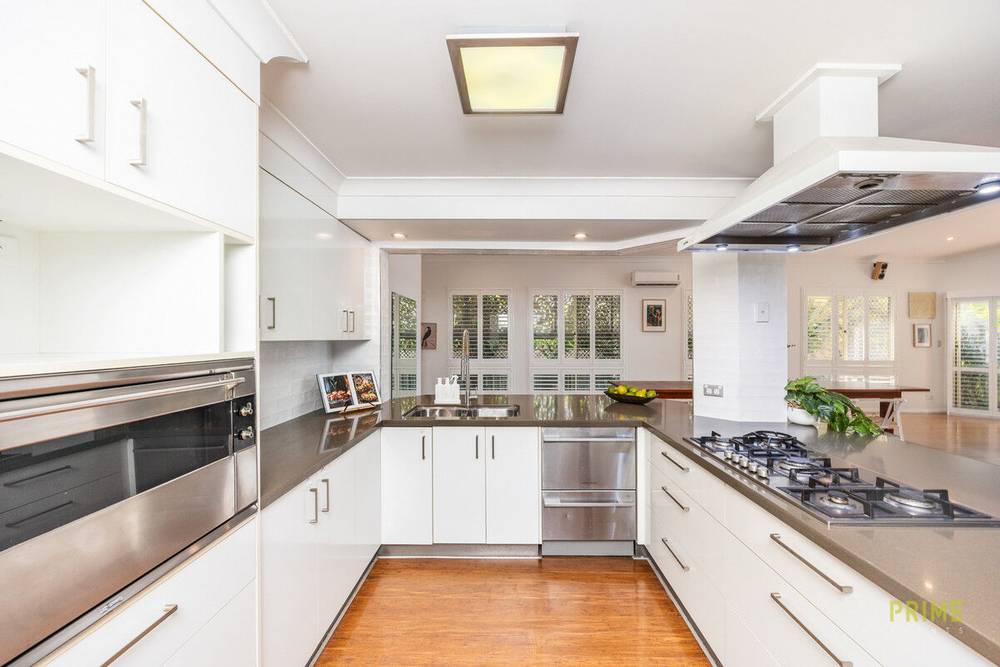 54 Long Street, Point Vernon, QLD 4655