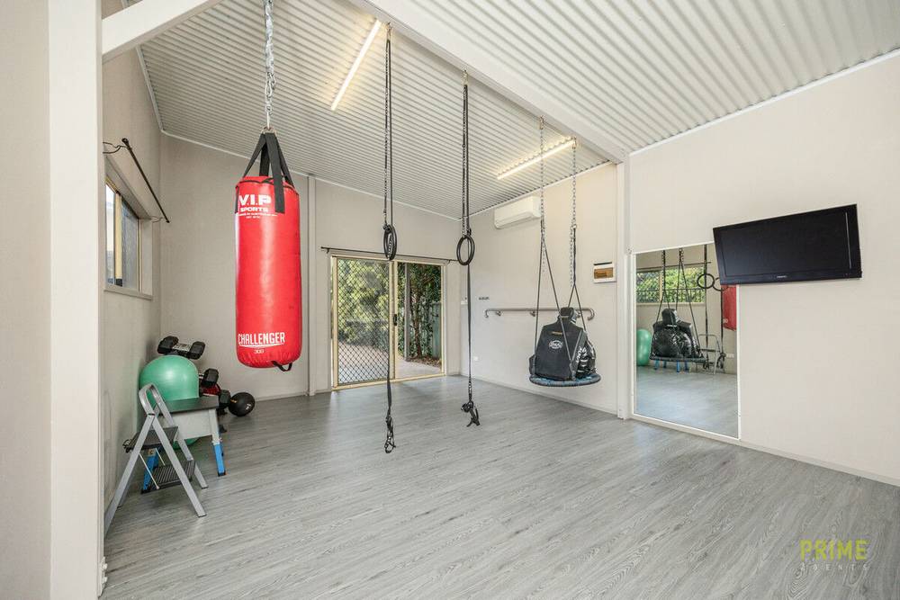 54 Long Street, Point Vernon, QLD 4655