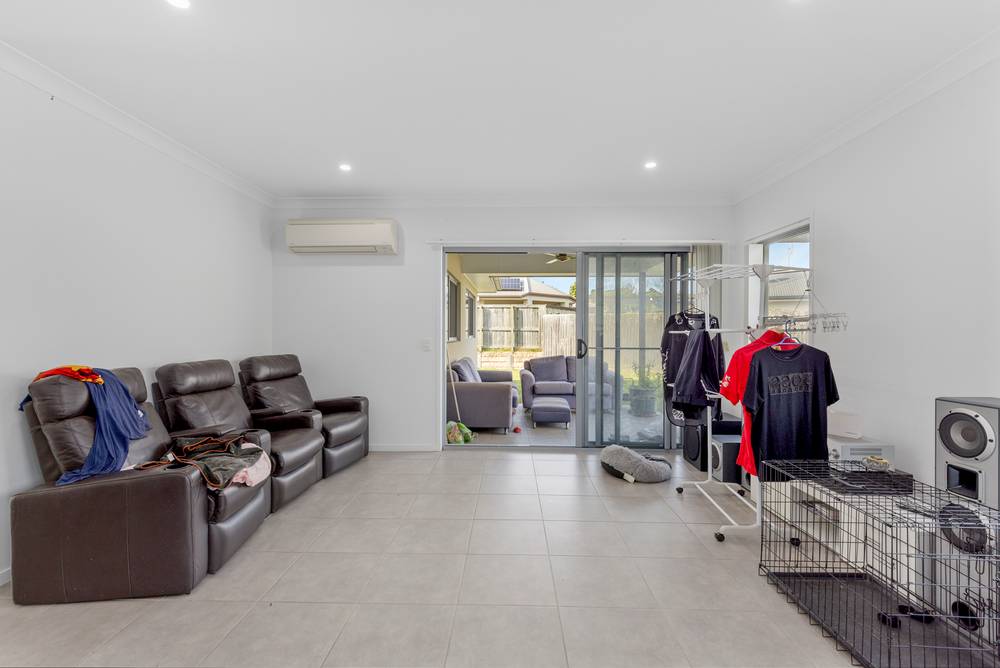 15 Lysaght Drive, PIMPAMA, QLD 4209