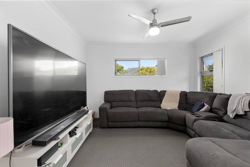 15 Lysaght Drive, PIMPAMA, QLD 4209