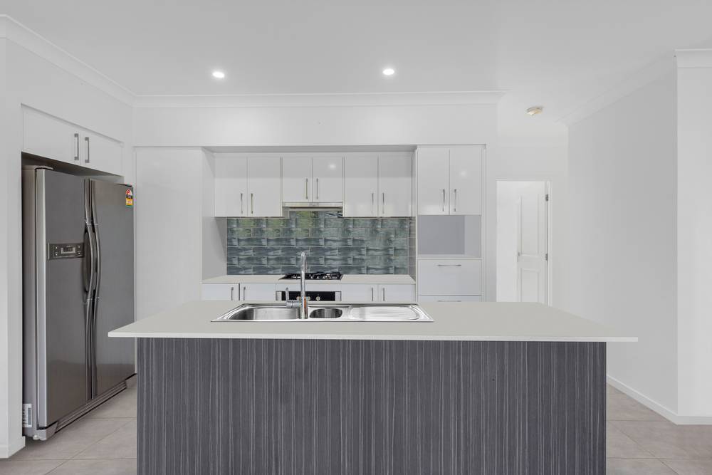 15 Lysaght Drive, PIMPAMA, QLD 4209