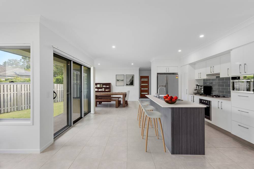 15 Lysaght Drive, PIMPAMA, QLD 4209