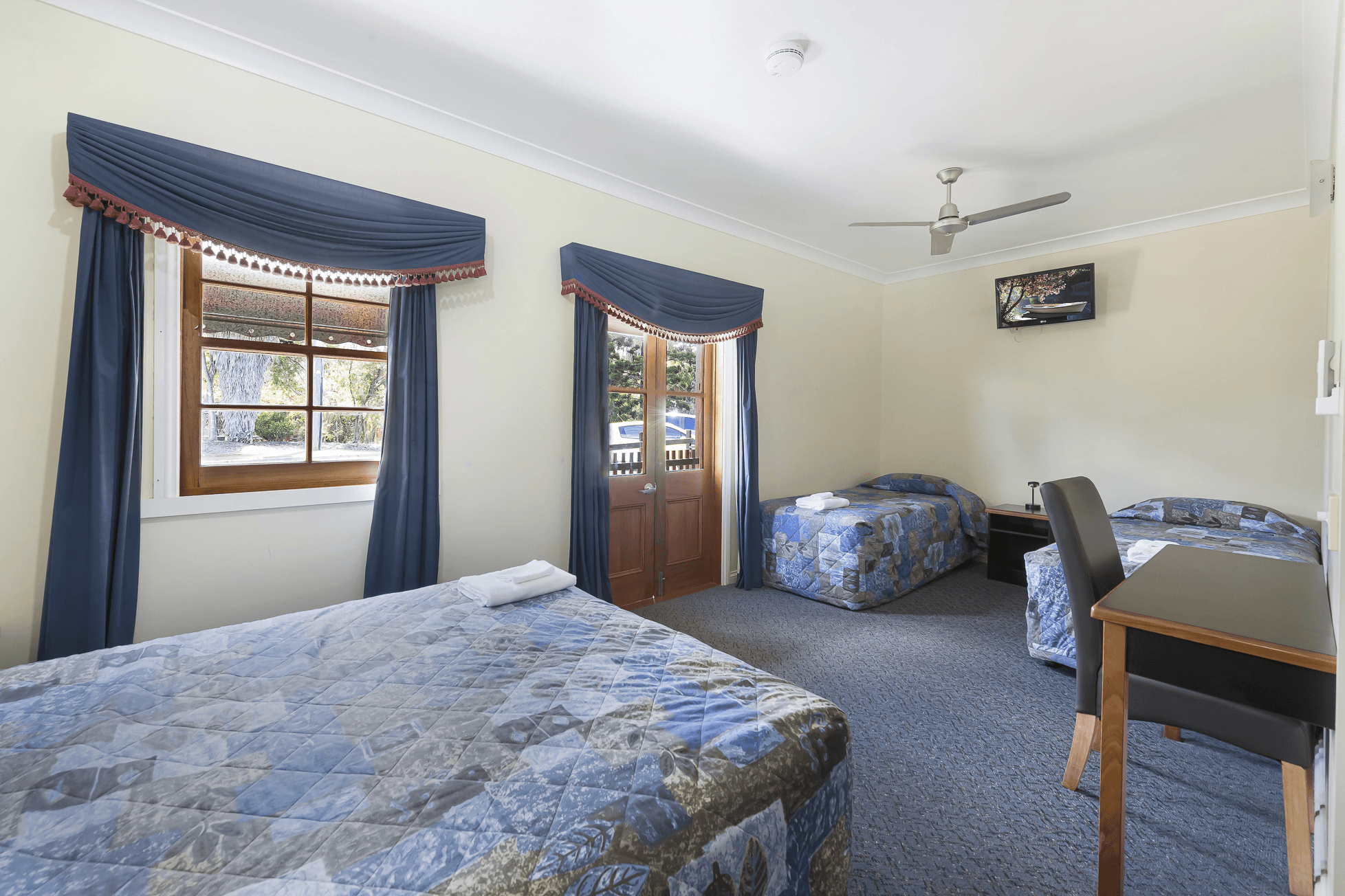 87 Heusman St, Mount Perry, QLD 4671