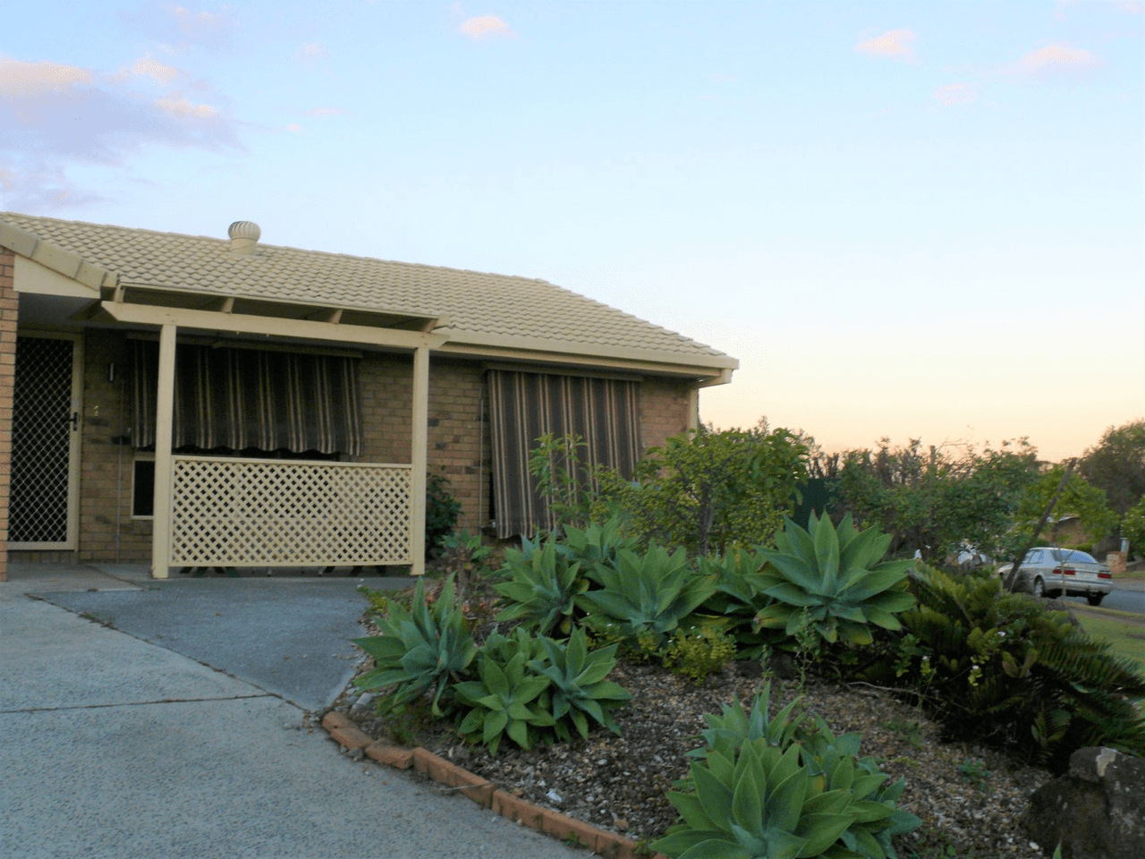 1/9 Fonda Place, OXENFORD, QLD 4210