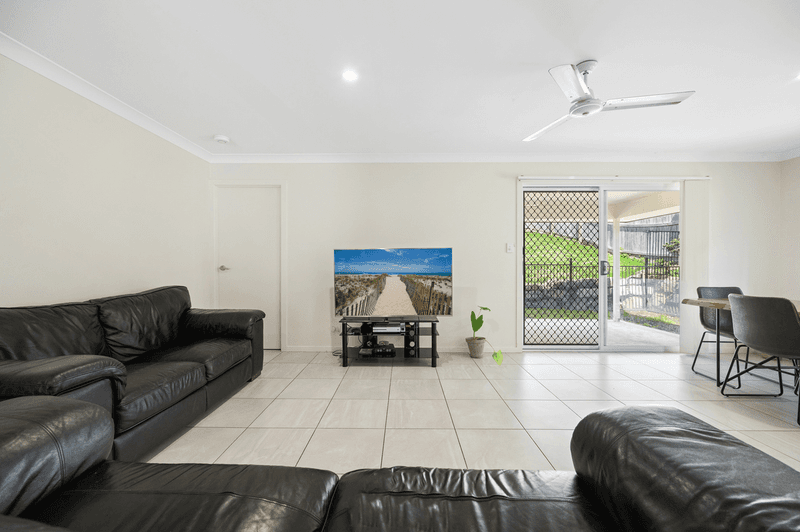 9 Sturt Street, OXENFORD, QLD 4210