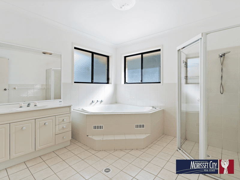 35 Riesling Rd, BONNELLS BAY, NSW 2264