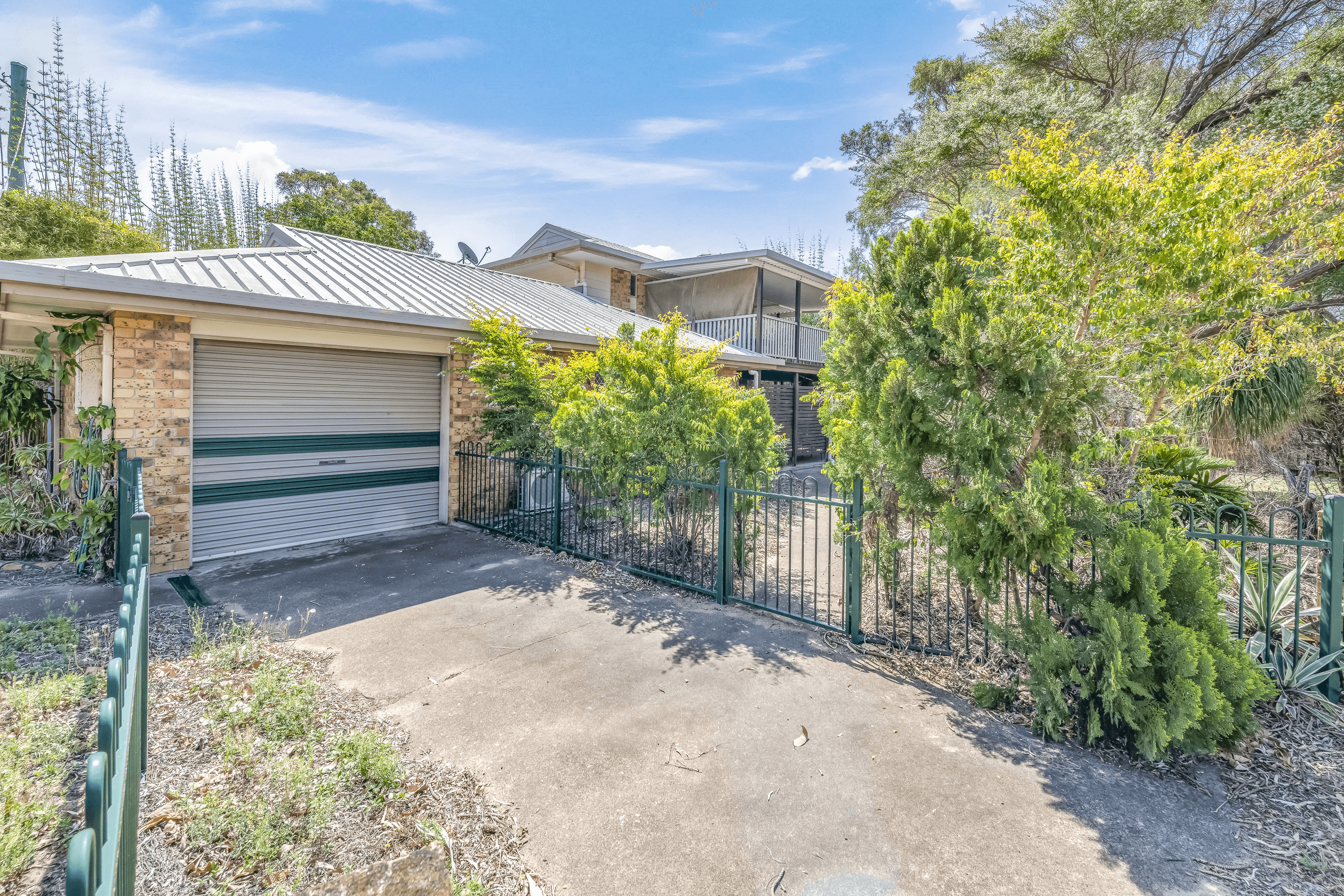 15 Lassig St, Moore Park Beach, QLD 4670