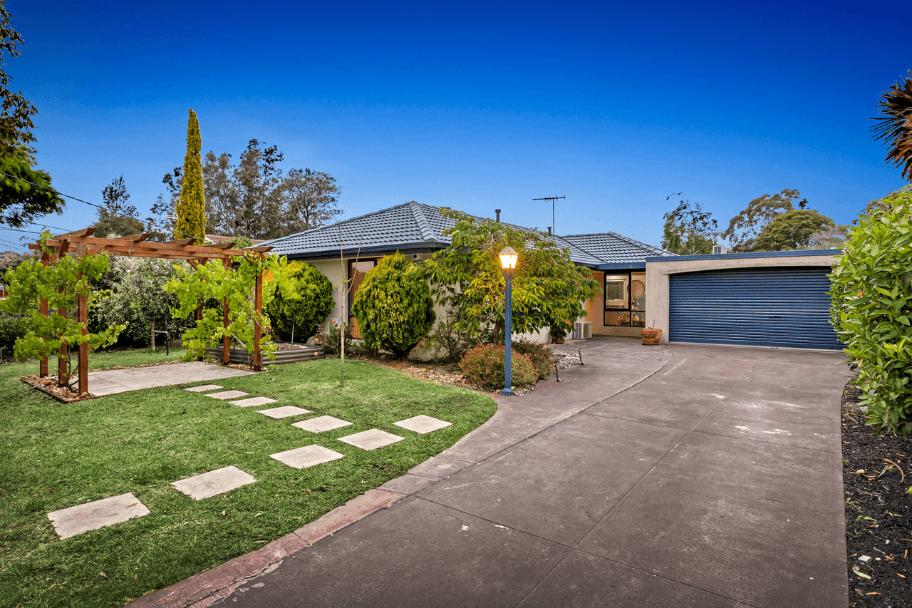 24 Amaroo Drive, CHELSEA HEIGHTS, VIC 3196