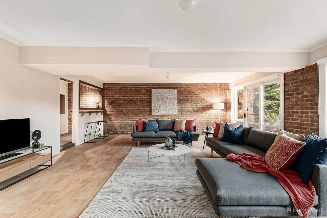 74 Parry Road, ELTHAM NORTH, VIC 3095