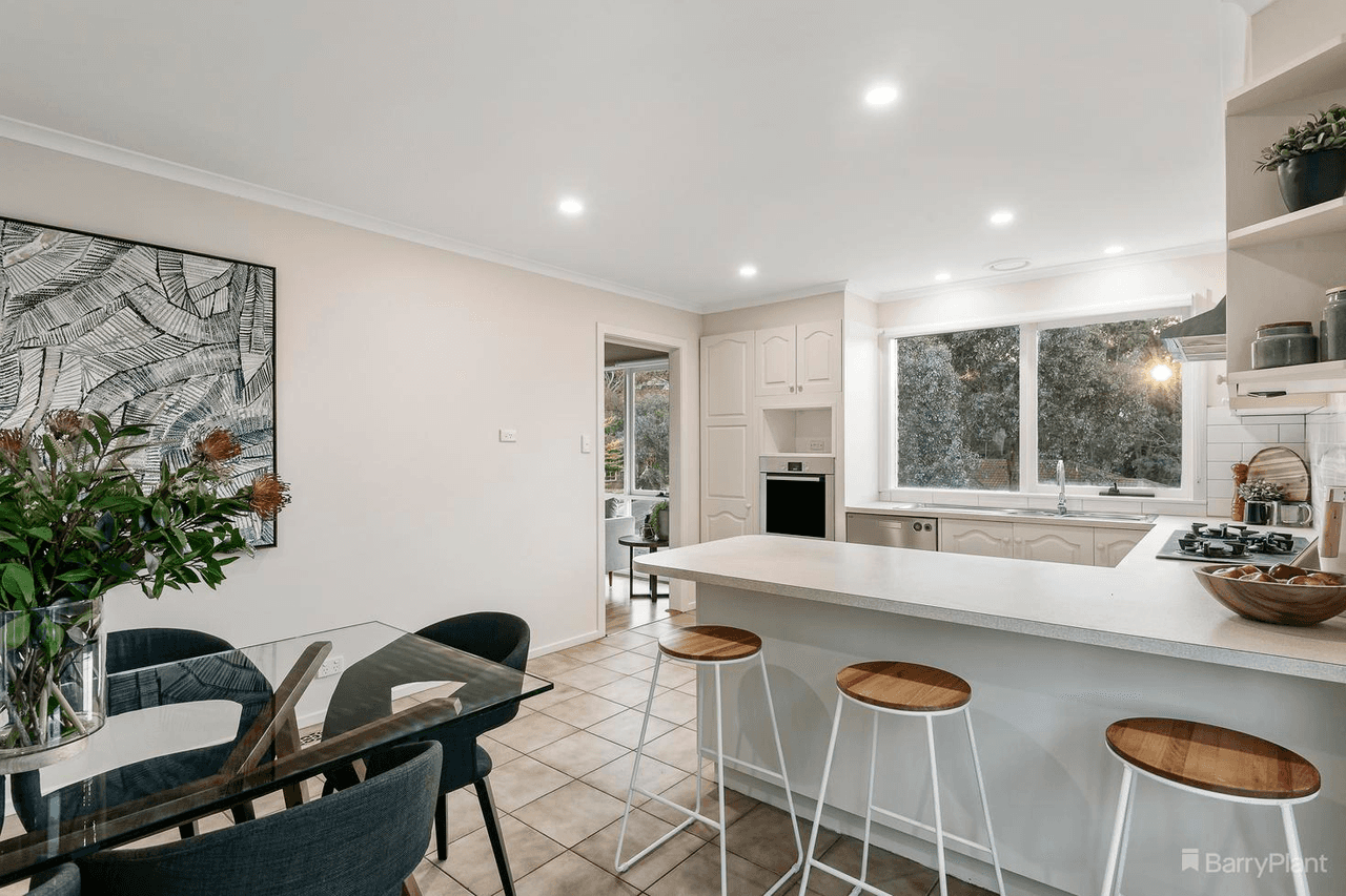 74 Parry Road, ELTHAM NORTH, VIC 3095