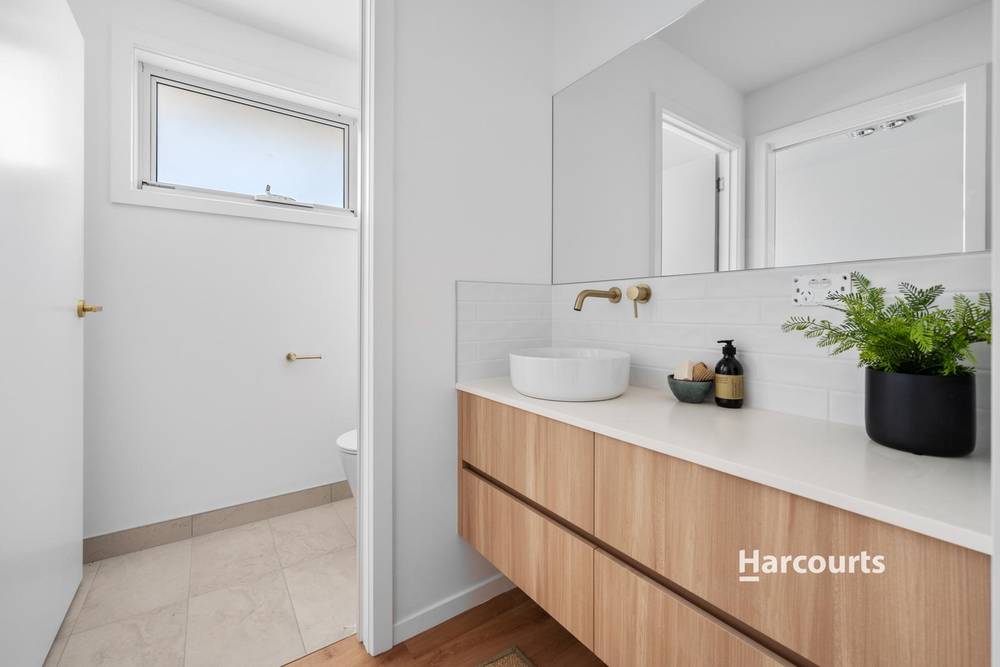 2 & 3/7 Russell Avenue, ULVERSTONE, TAS 7315