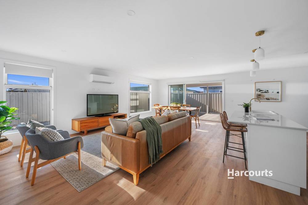 2 & 3/7 Russell Avenue, ULVERSTONE, TAS 7315