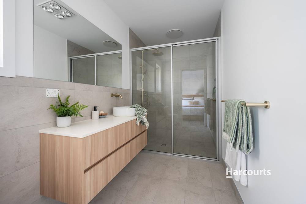 2 & 3/7 Russell Avenue, ULVERSTONE, TAS 7315