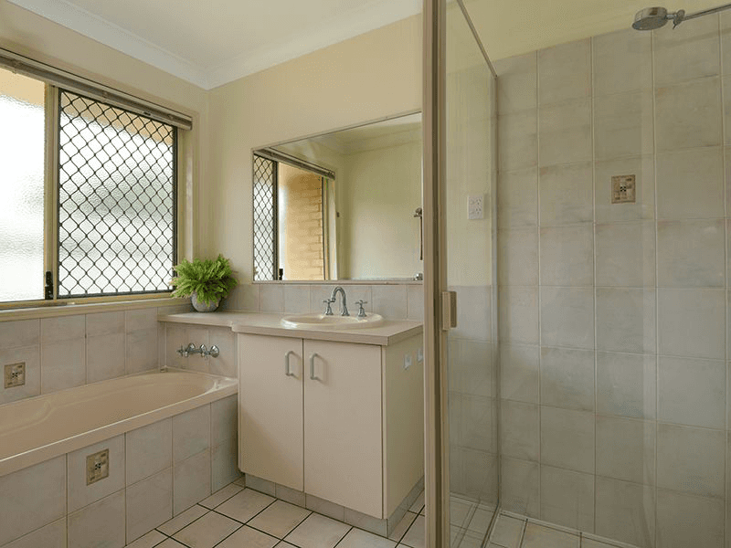 15 Strohfeldt Street, Middle Ridge, QLD 4350