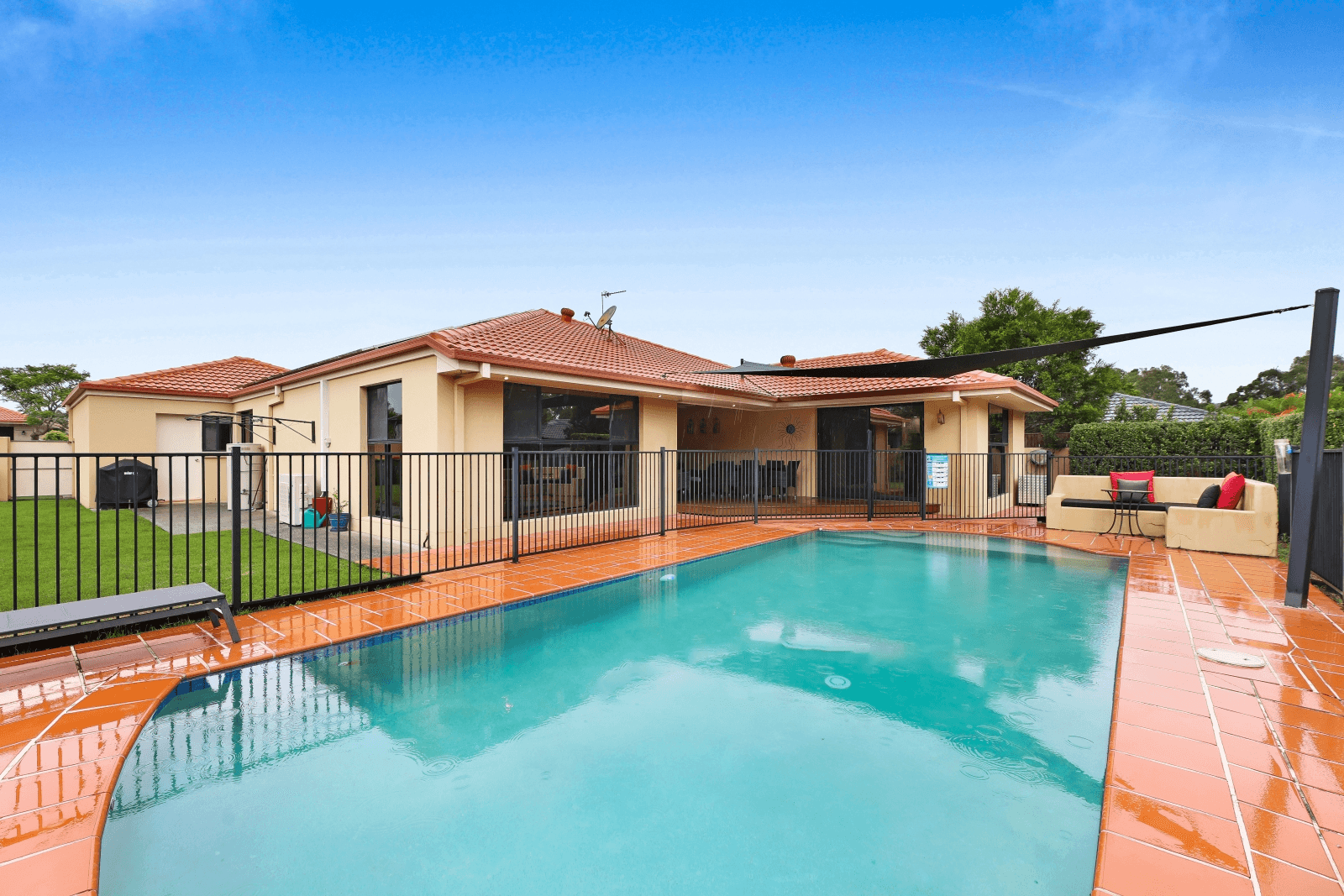 4 Fitzalan Circuit, ARUNDEL, QLD 4214