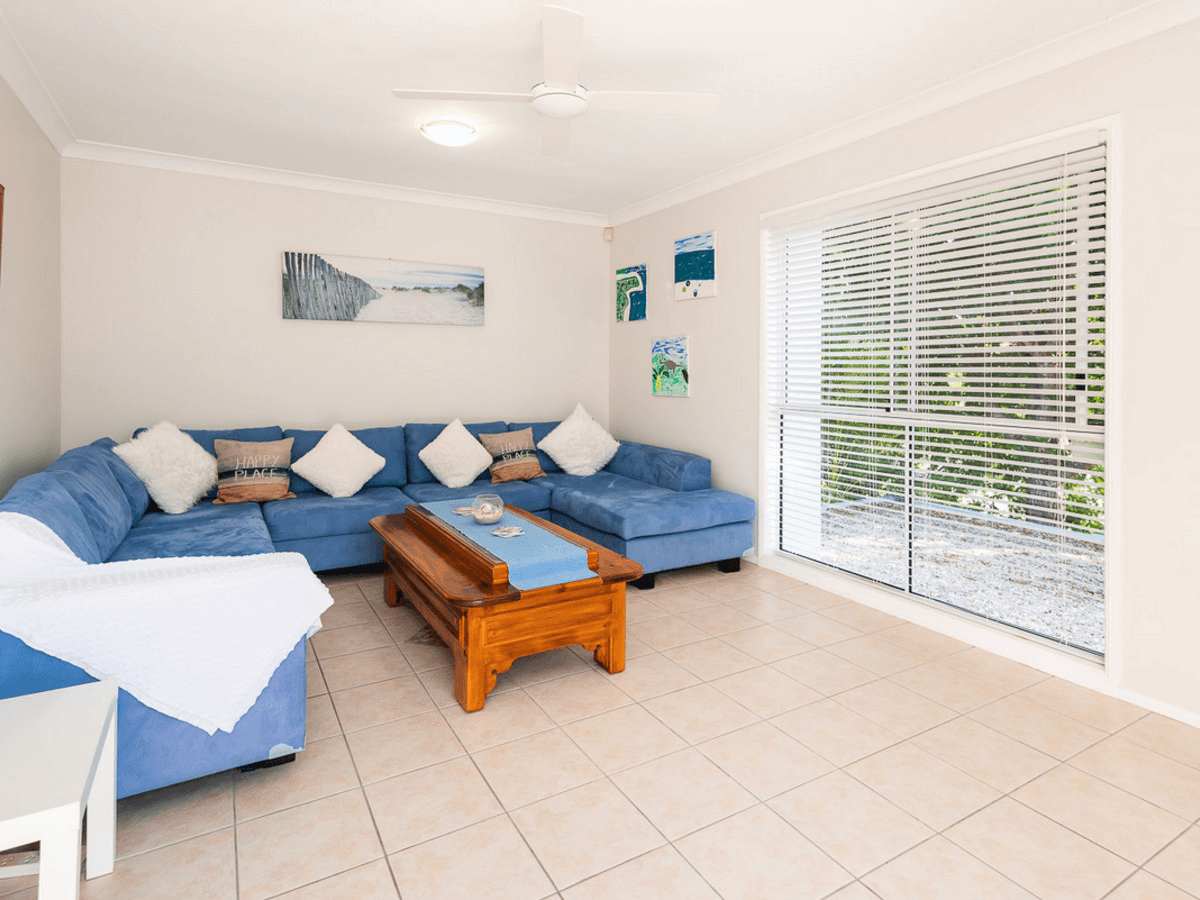 9 Mussau Street, Pacific Pines, QLD 4211