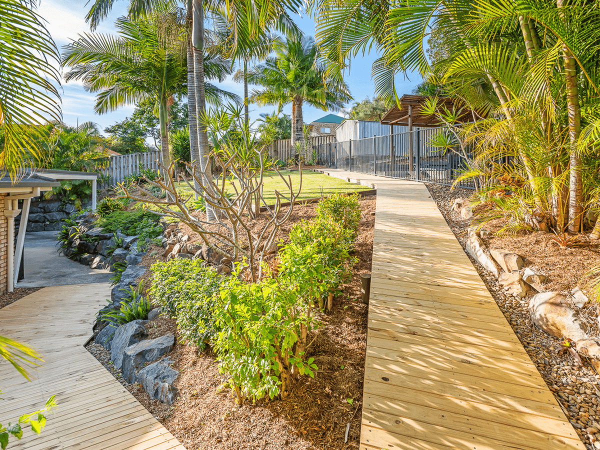 9 Mussau Street, Pacific Pines, QLD 4211