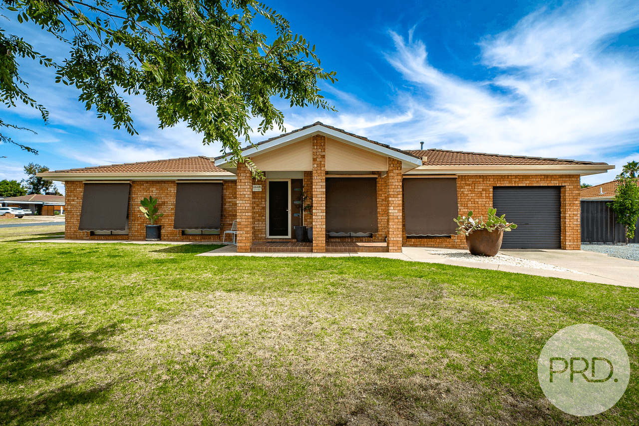 15 Tura Place, GLENFIELD PARK, NSW 2650