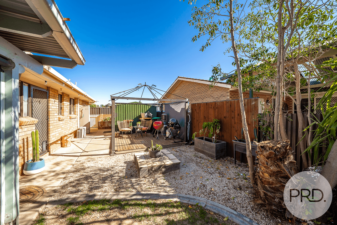 15 Tura Place, GLENFIELD PARK, NSW 2650