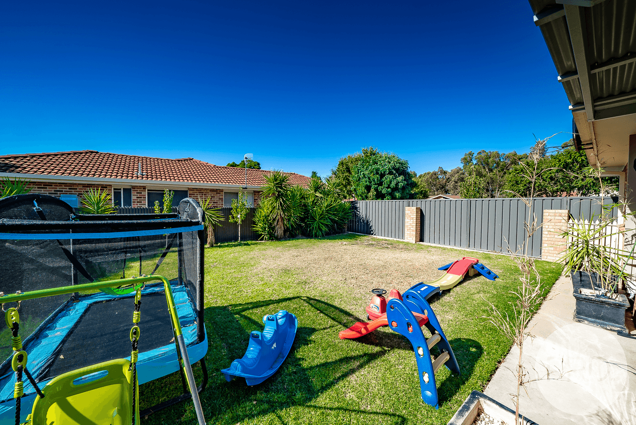 15 Tura Place, GLENFIELD PARK, NSW 2650