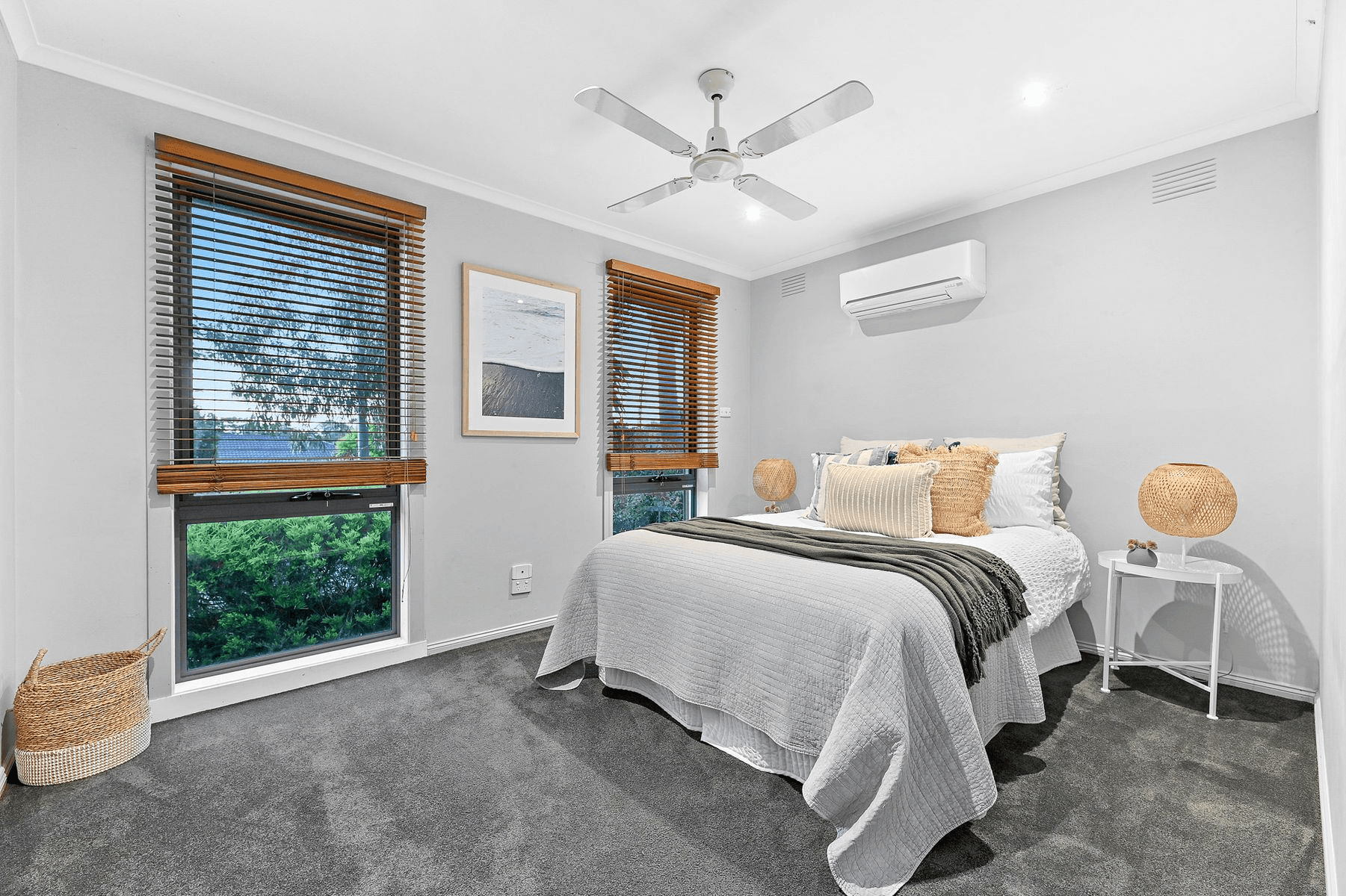 1 Isaac Smith Crescent, ENDEAVOUR HILLS, VIC 3802