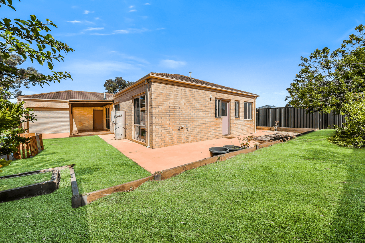 69 Datura Avenue, CRANBOURNE NORTH, VIC 3977