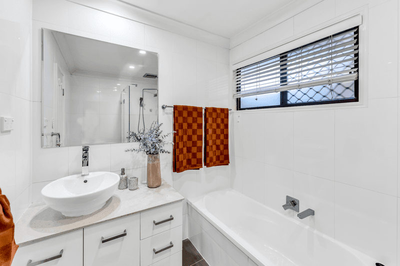 27 Gilford Crescent, ALBANY CREEK, QLD 4035