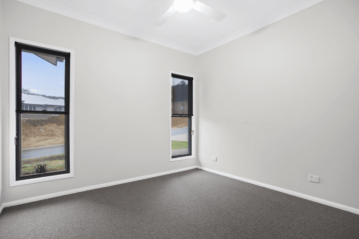 6 Bottle Tree Court, WITHCOTT, QLD 4352