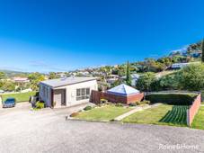 2/23 Hillside Drive, BLACKMANS BAY, TAS 7052