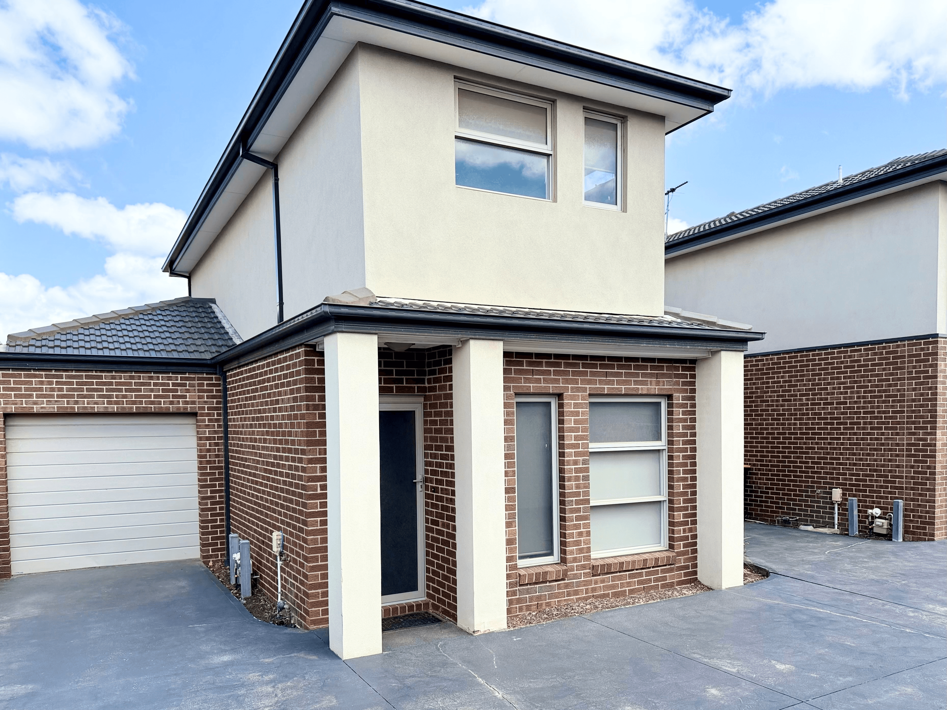 2/1 Sunningdale Drive, Hillside, VIC 3037