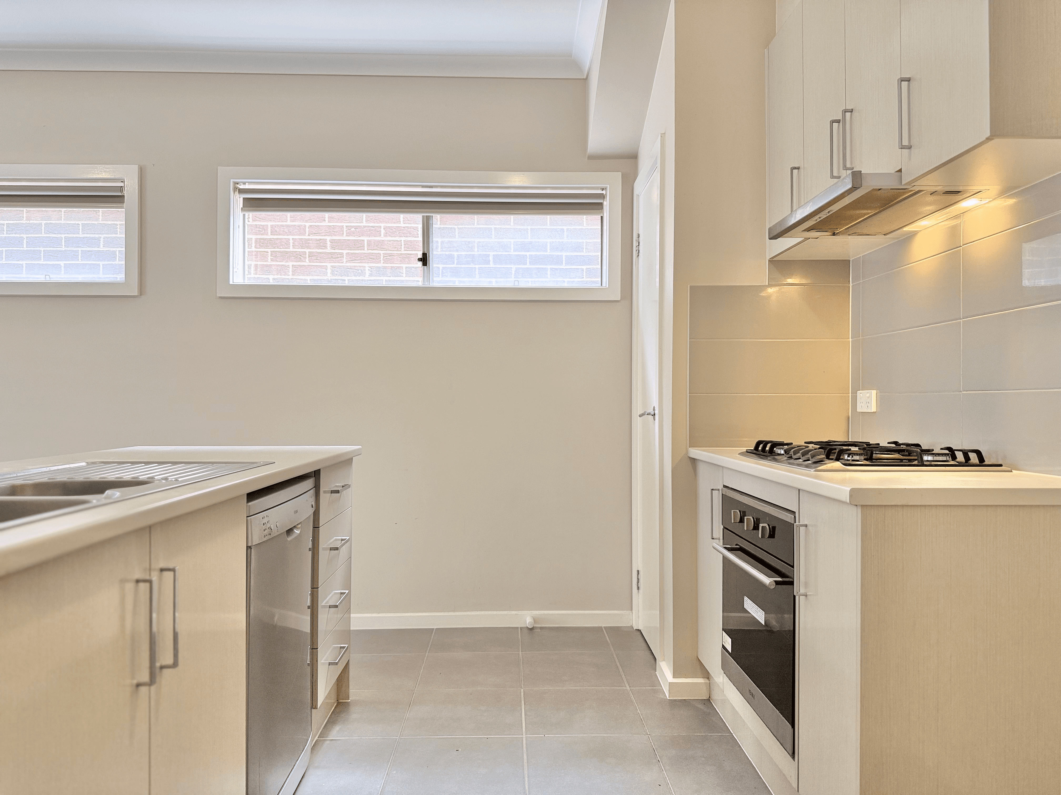 2/1 Sunningdale Drive, Hillside, VIC 3037