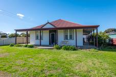 30 & 30A Davis Avenue, NHILL, VIC 3418