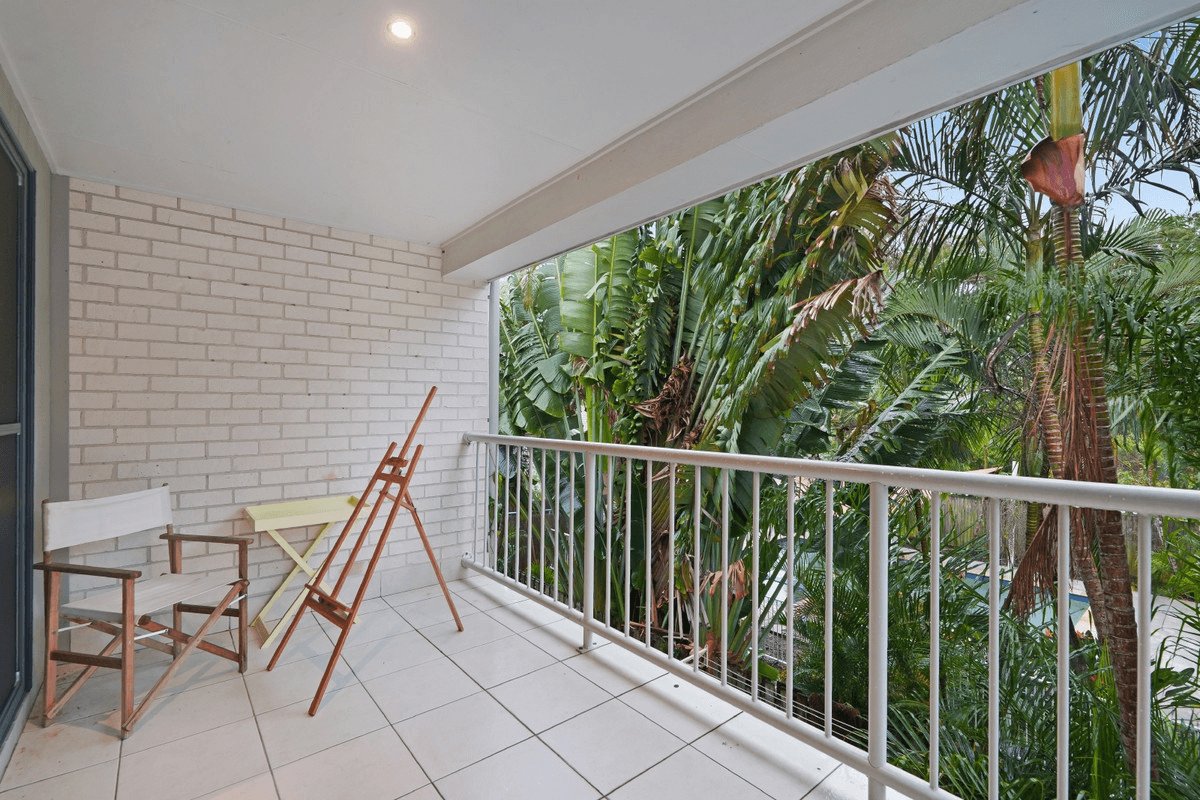 2/170 Whiting Street, Labrador, QLD 4215