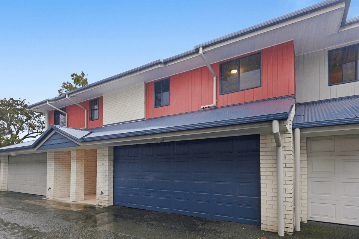 2/170 Whiting Street, Labrador, QLD 4215