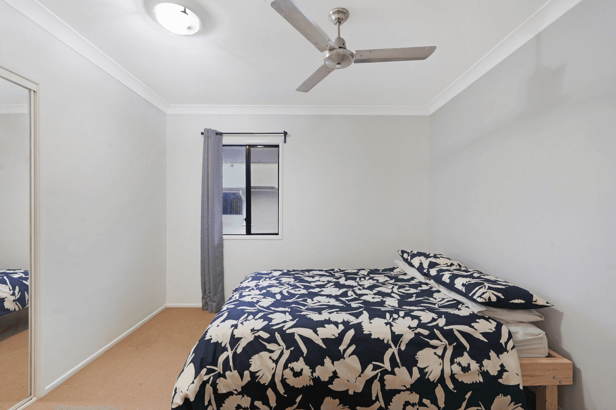 2/170 Whiting Street, Labrador, QLD 4215