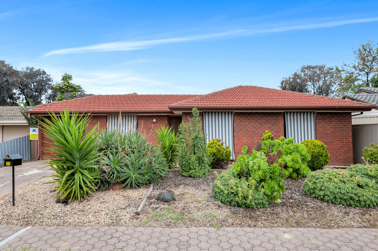 22 Lyndon Road, PARALOWIE, SA 5108