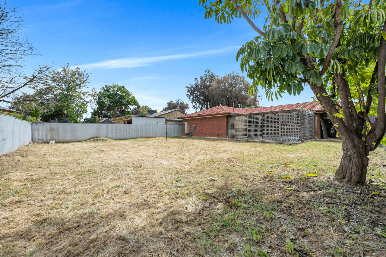 22 Lyndon Road, PARALOWIE, SA 5108