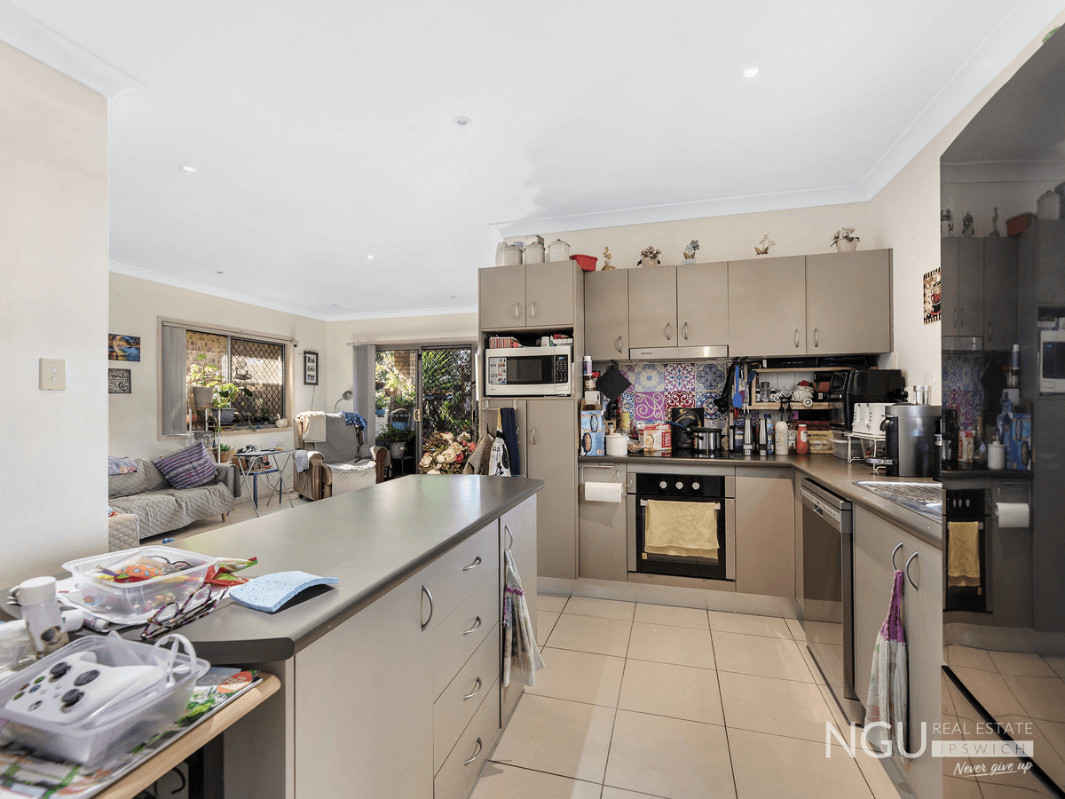 8 Honeyeater Place, Lowood, QLD 4311