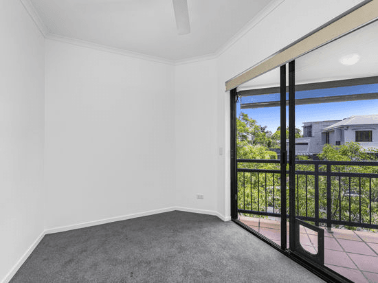 10/2 Macquarie Street, TENERIFFE, QLD 4005