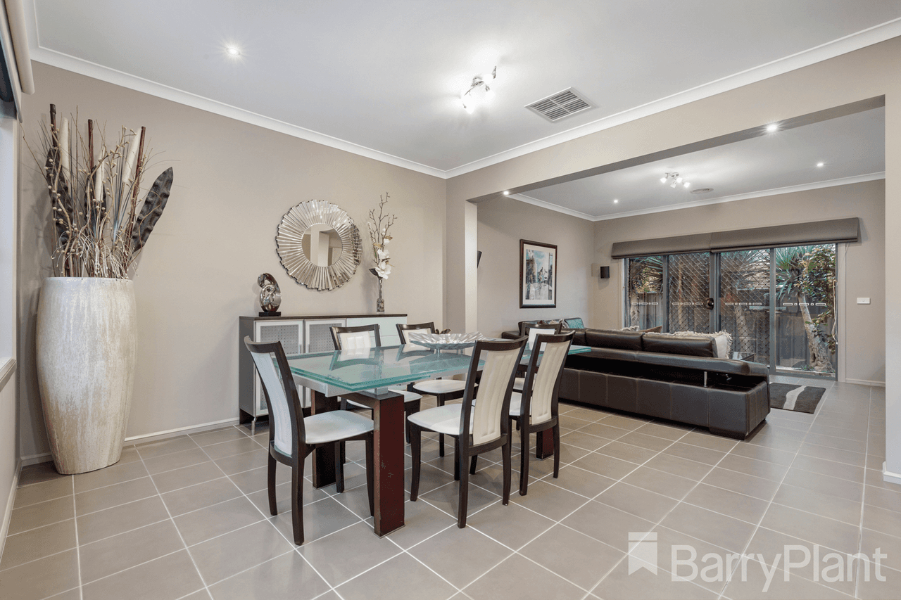 9 Le Page Run, South Morang, VIC 3752